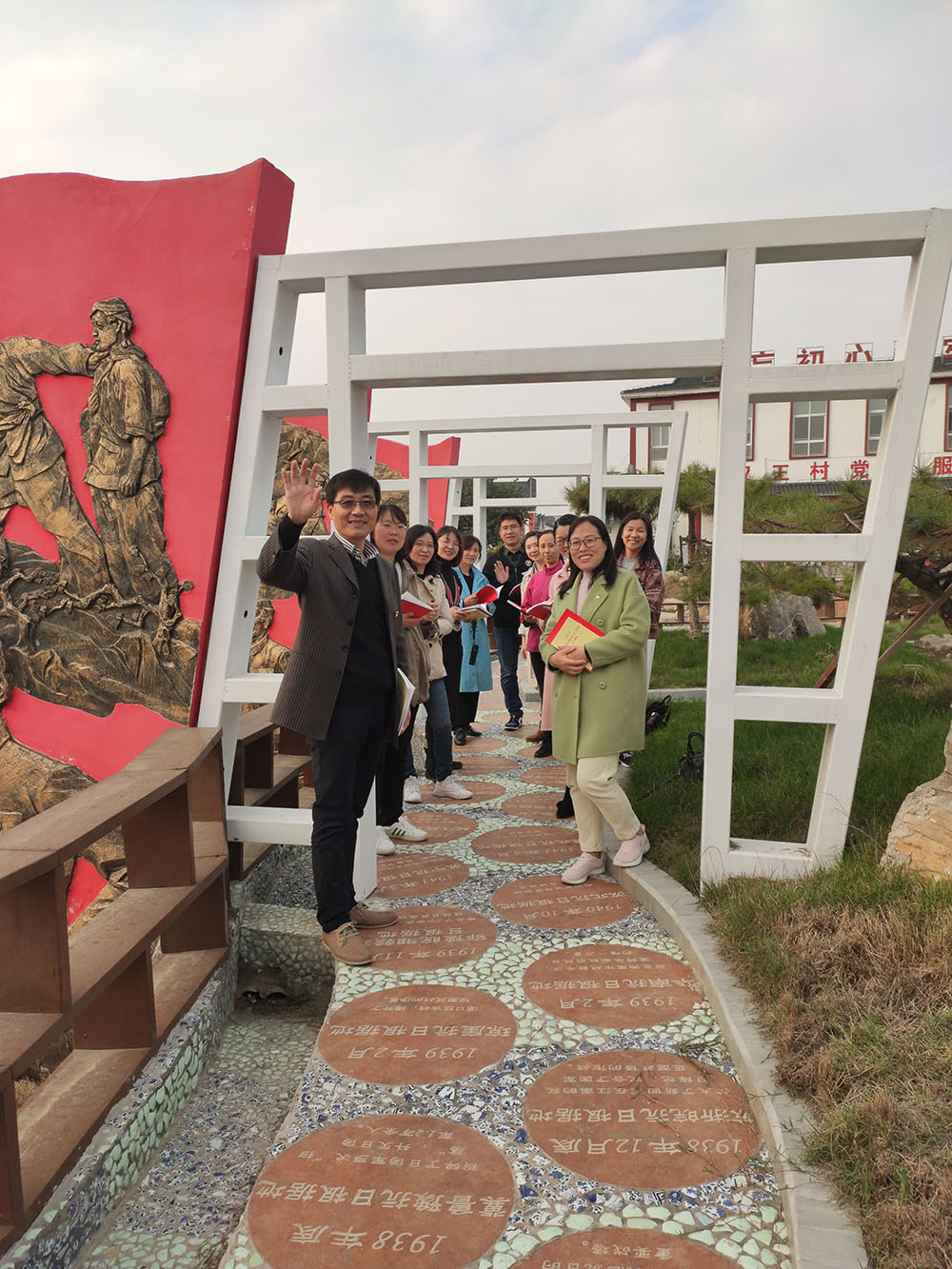 重溫入黨誓詞，牢記初心使命 —建藝學(xué)院黨支部“不忘初心，牢記使命”主題教育黨日活動