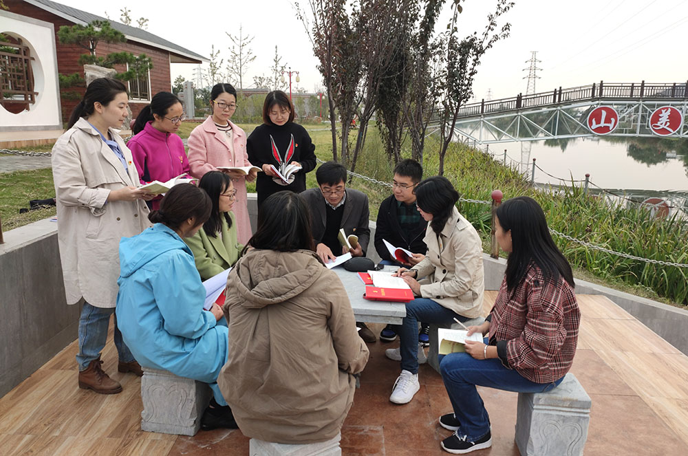 重溫入黨誓詞，牢記初心使命 —建藝學(xué)院黨支部“不忘初心，牢記使命”主題教育黨日活動