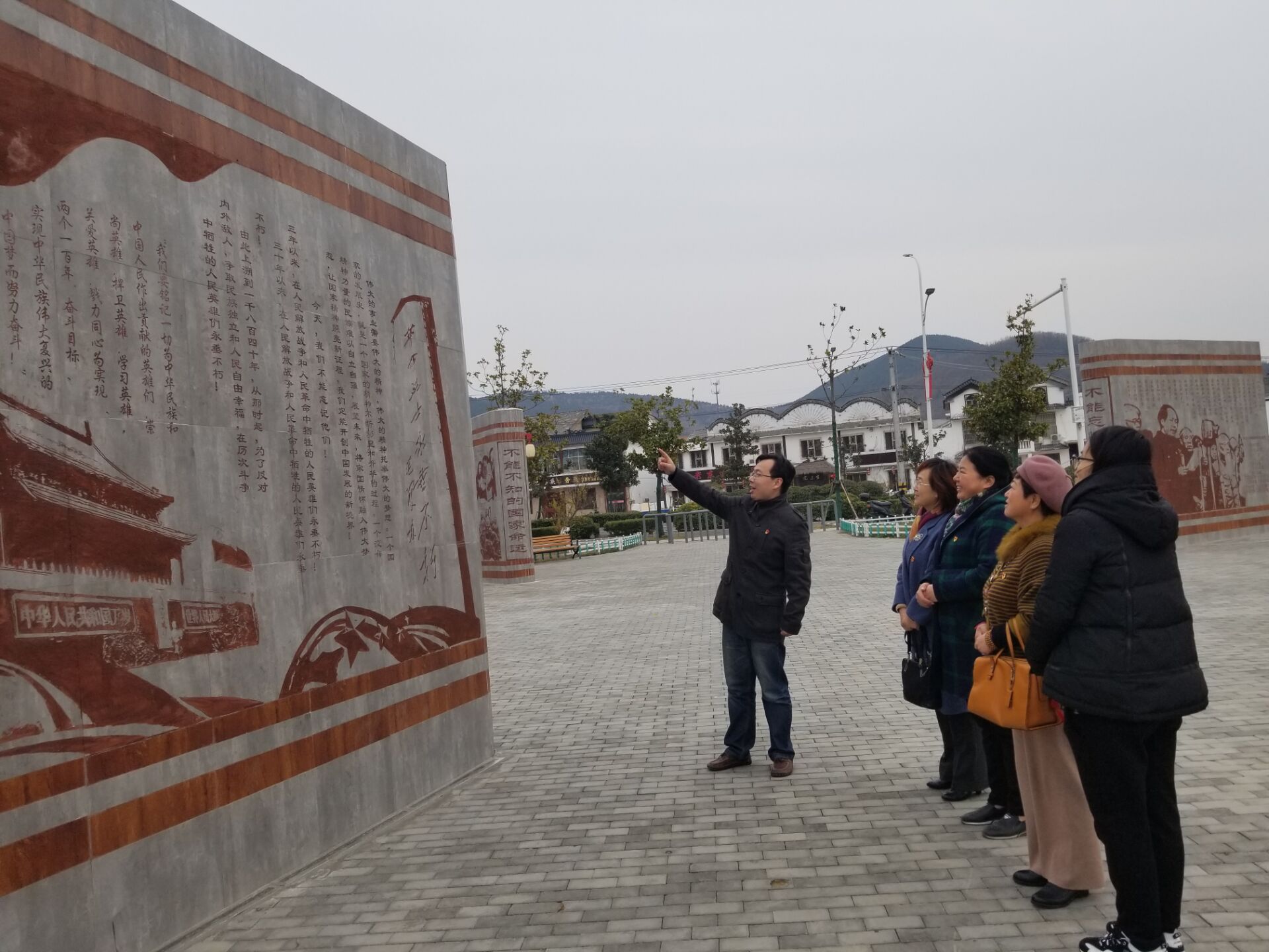 機(jī)關(guān)第二、七黨支部開(kāi)展“不忘初心、牢記使命” 主題教育學(xué)習(xí)參觀活動(dòng)