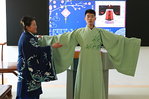 夢回大漢----穿漢服、行漢禮 職業(yè)體驗課程方案設計