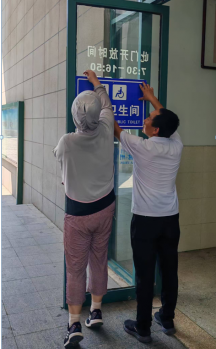 為做好各項活動順利進行，后勤管理處工作人員積極做好服務保障工作